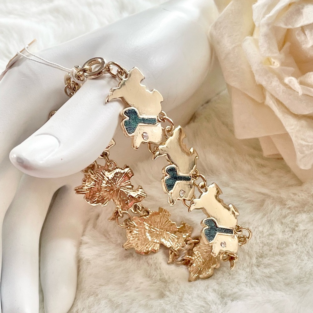 New with tags SCOTTISH CHEER GOLD and GREEN BRACELET. The perfect Festive Gift!
